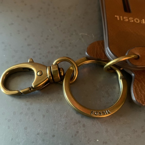 Fossil, NEW, BROWN and WHITE puppy dog, SOFIA key chain. BROWN faux leather. - Picture 3 of 6